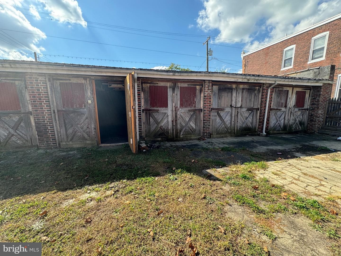 203 E Slocum Street #a photo 2