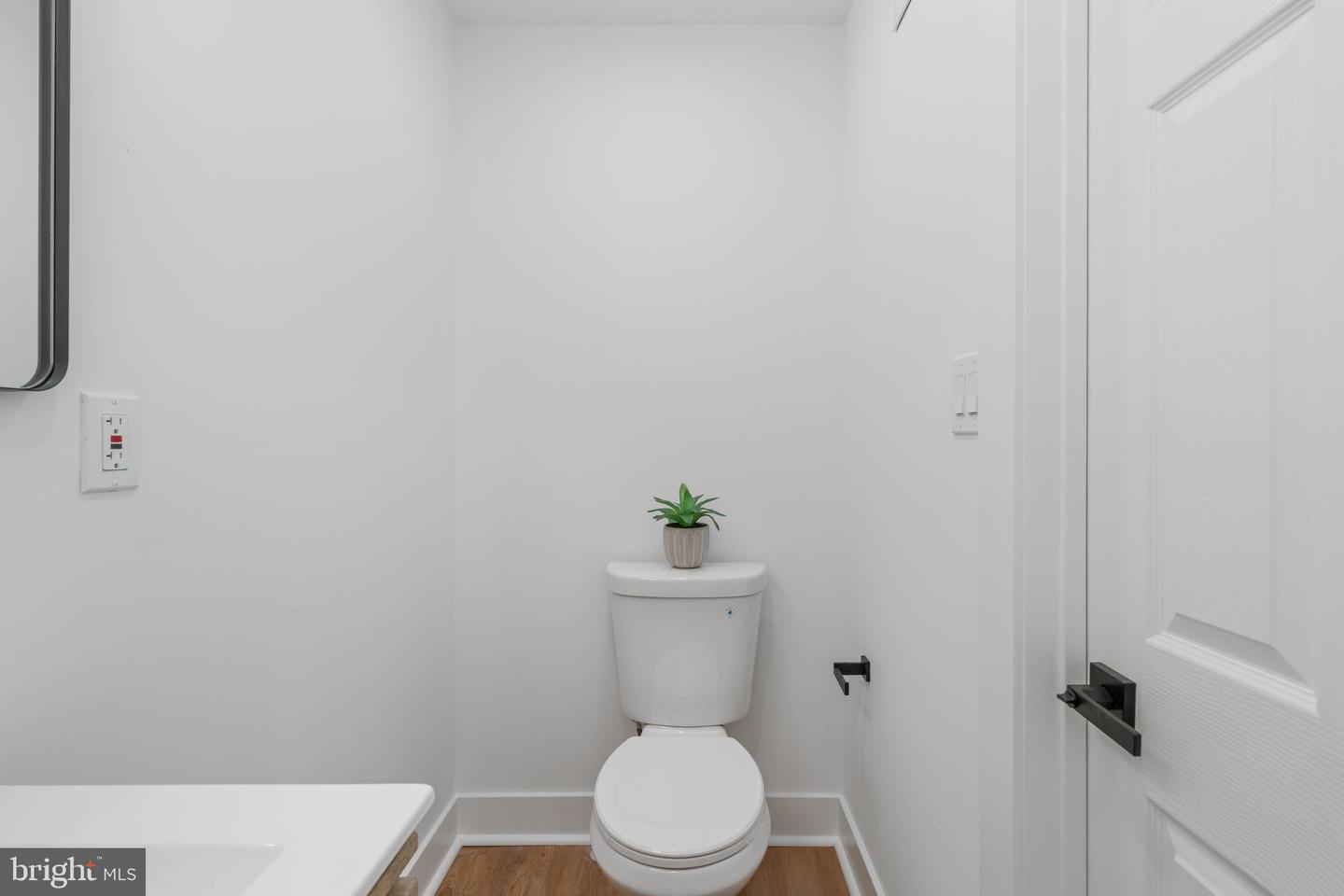 530 Arthur Street photo 17