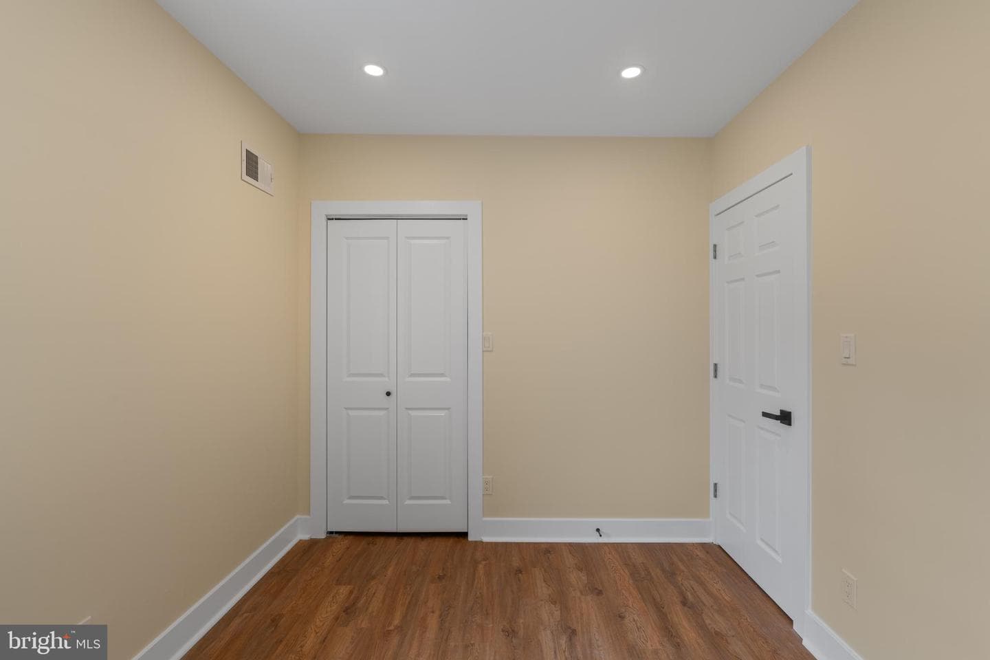 530 Arthur Street photo 30