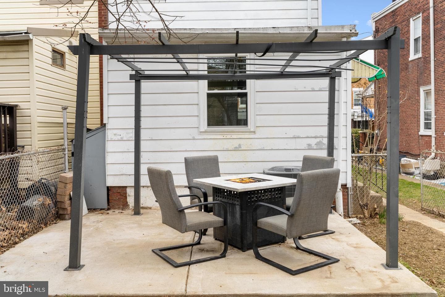 530 Arthur Street photo 37