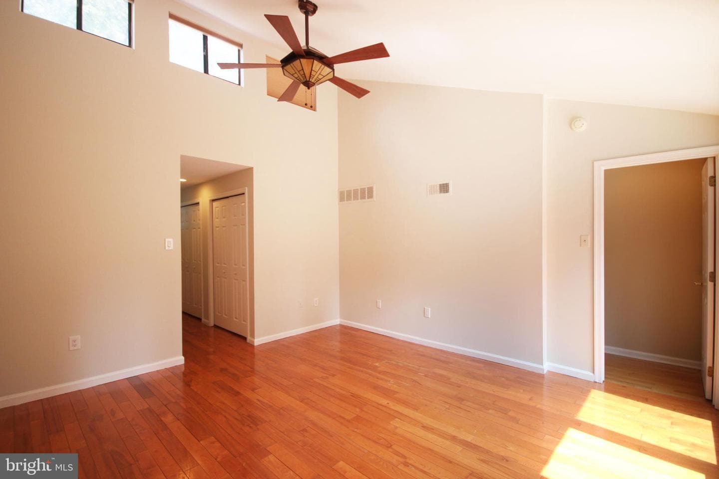 2128 Appletree Street photo 16