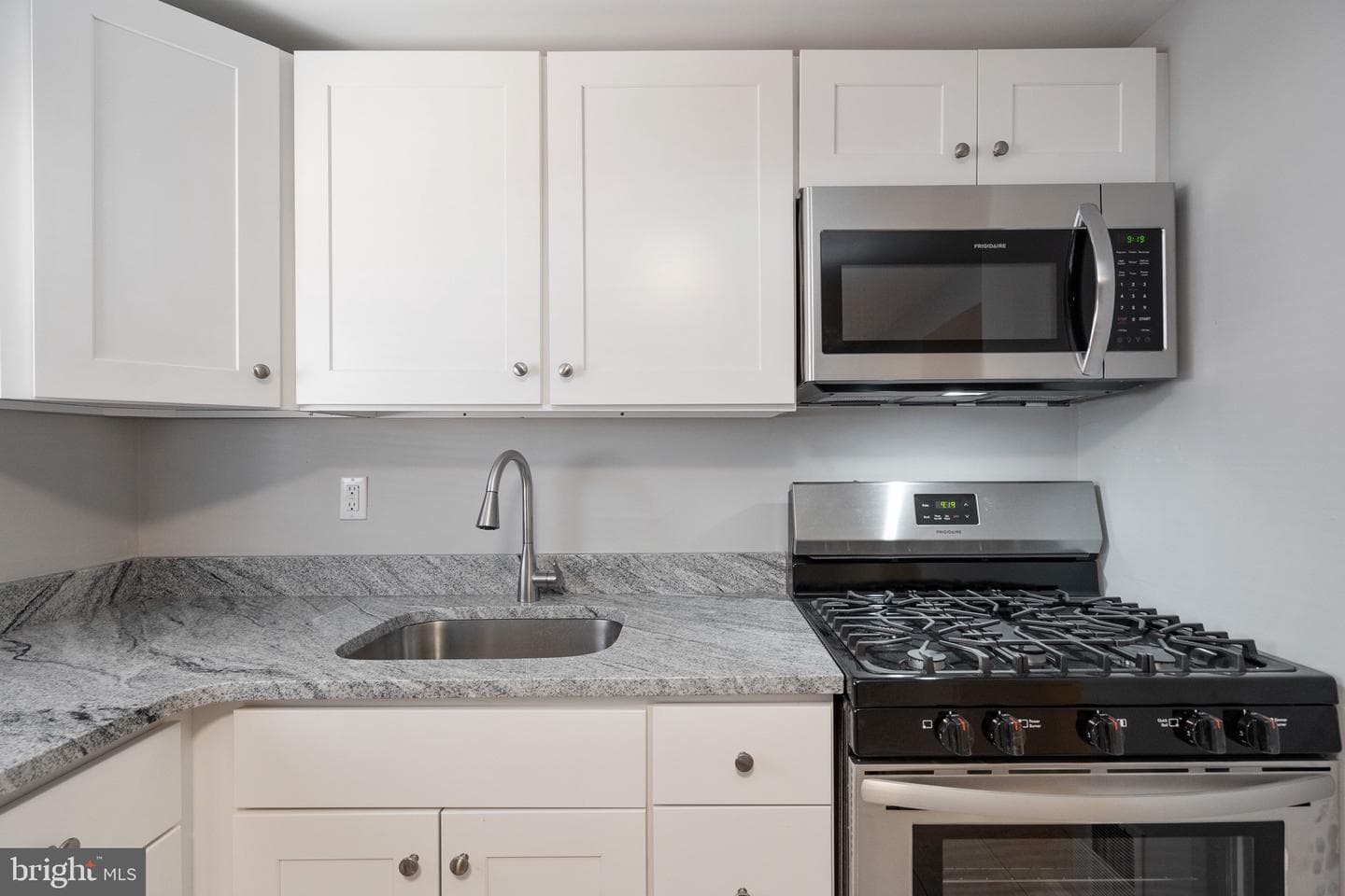 225 Tree Street photo 9