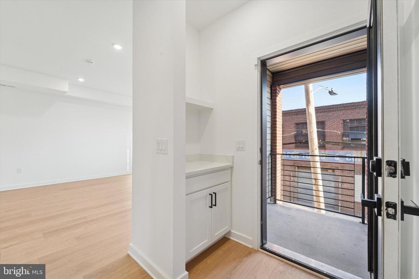 2132 E Rush Street photo 12