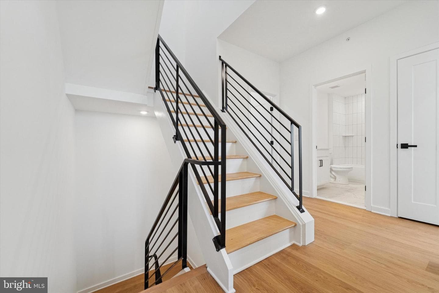 2132 E Rush Street photo 13