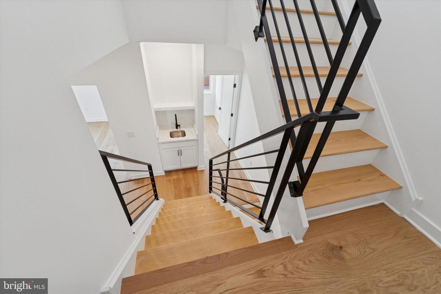 2132 E Rush Street photo 21