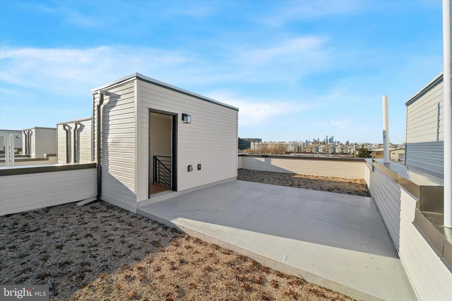 2132 E Rush Street photo 22