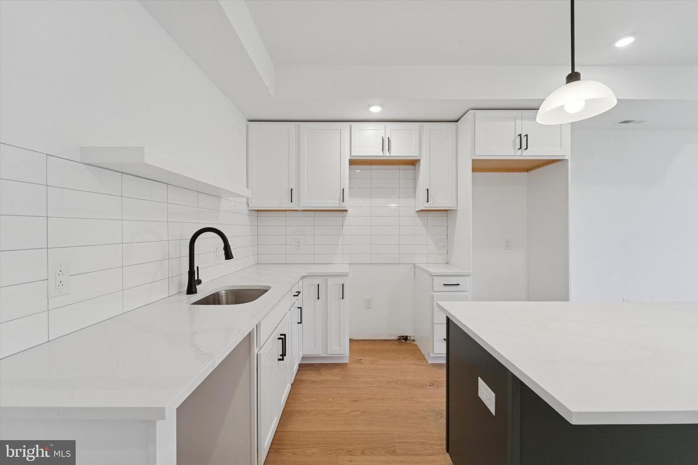 2132 E Rush Street photo 7