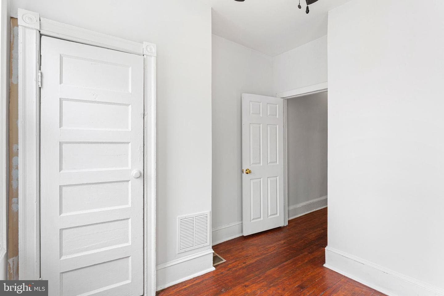 2718 W Jefferson Street photo 9
