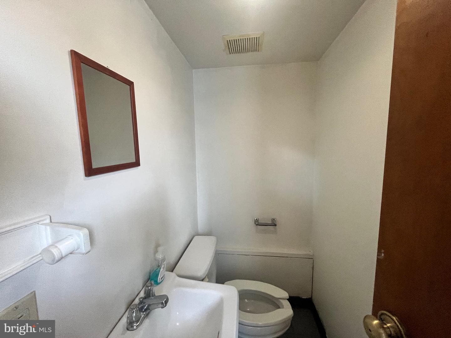 600 W Chew Avenue photo 27