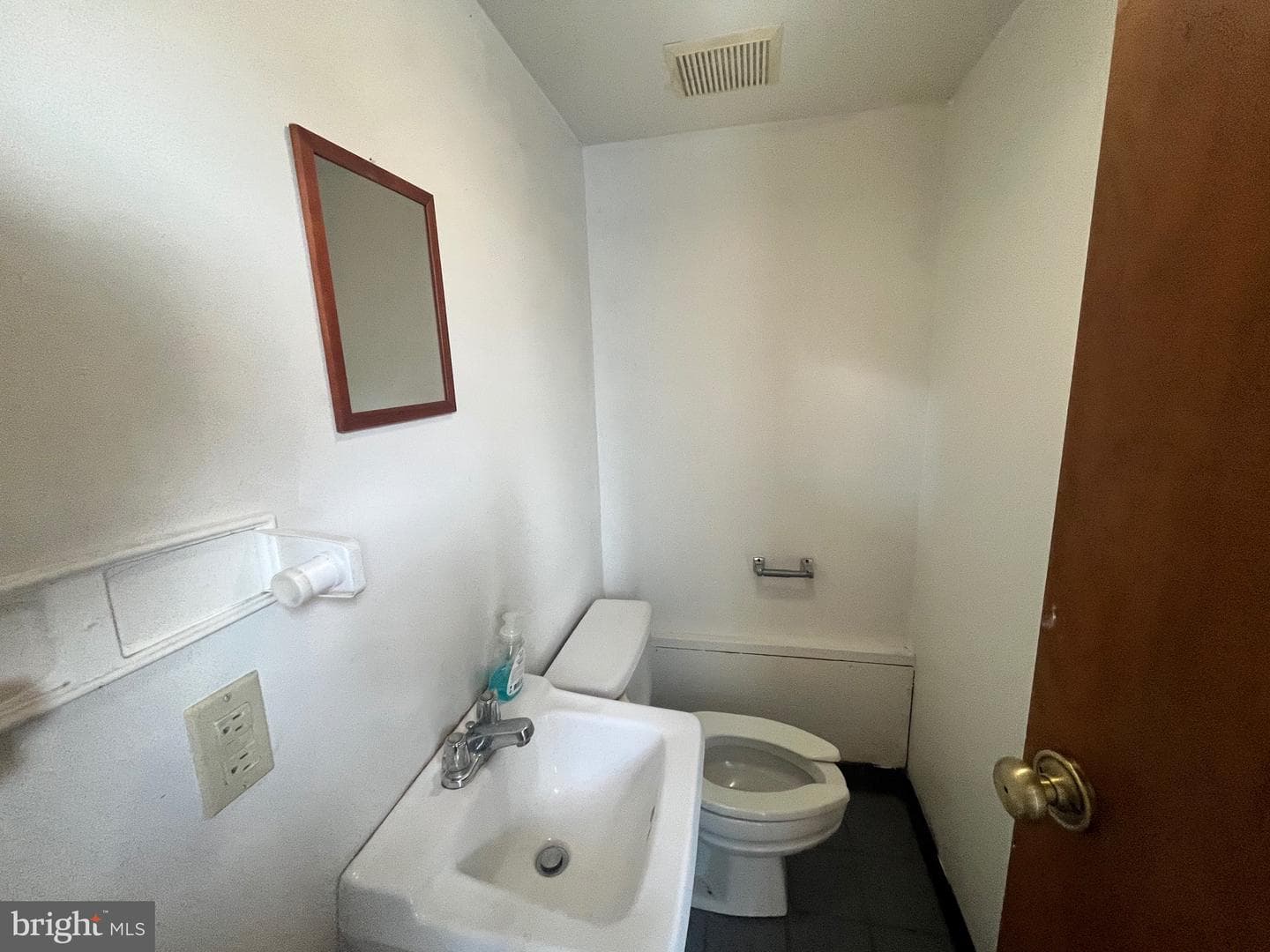 600 W Chew Avenue photo 28