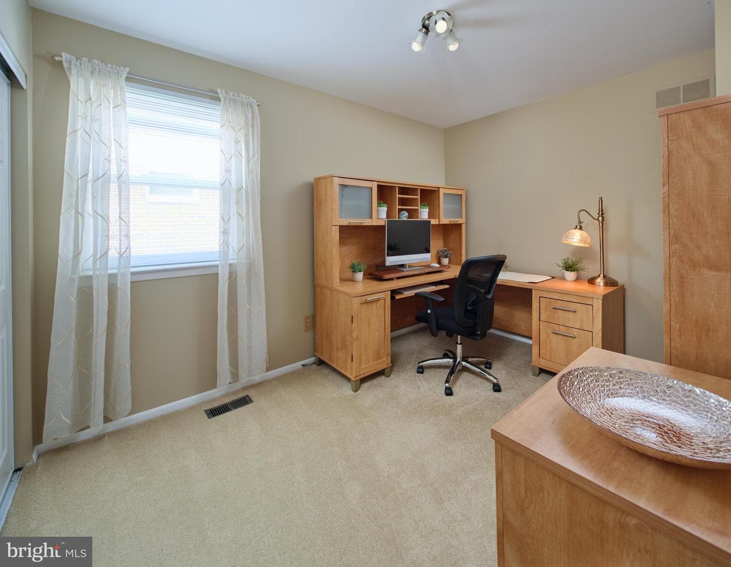 529 Strahle Street photo 17