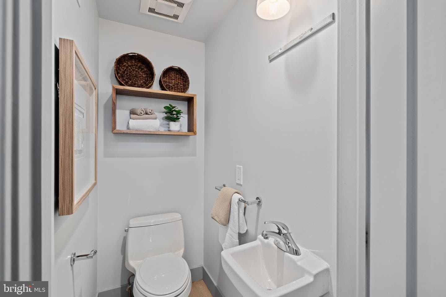 2426 Pine Street photo 6