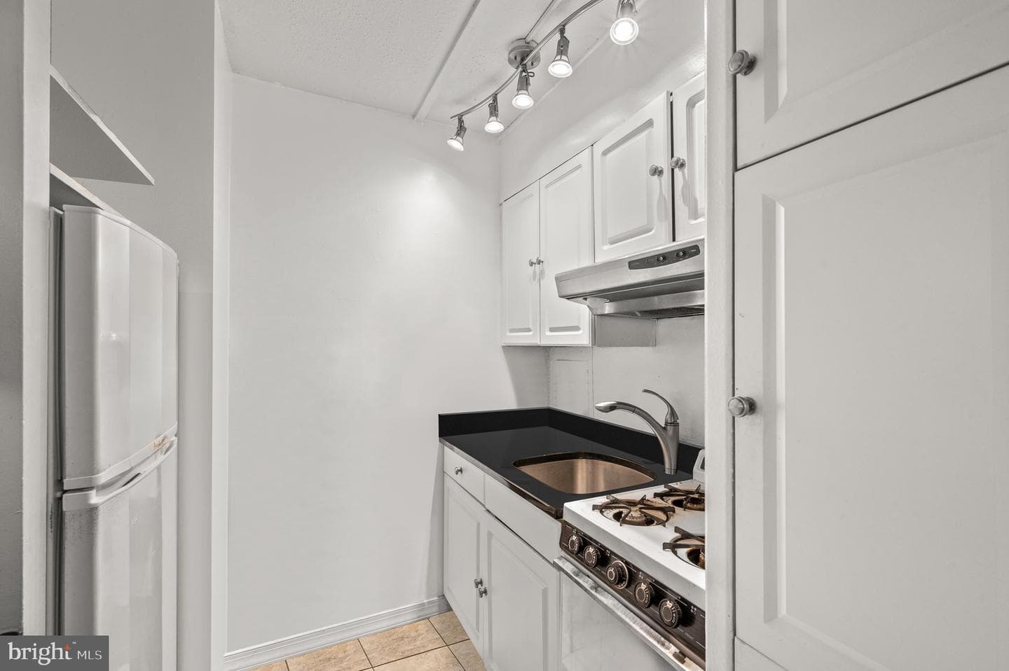 2101 Chestnut Street #1613 photo 4