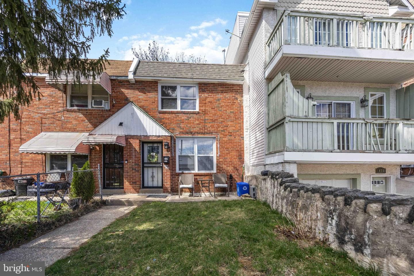 427 E Walnut Lane