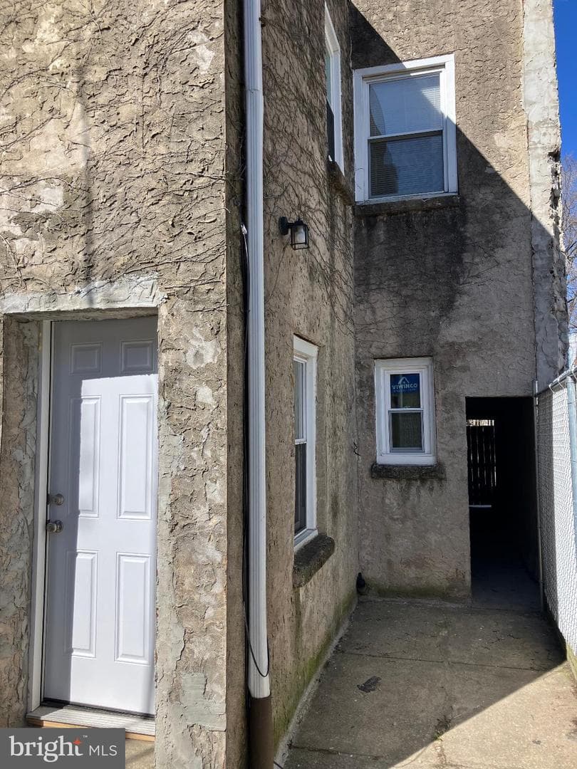 1707 N Croskey Street photo 22