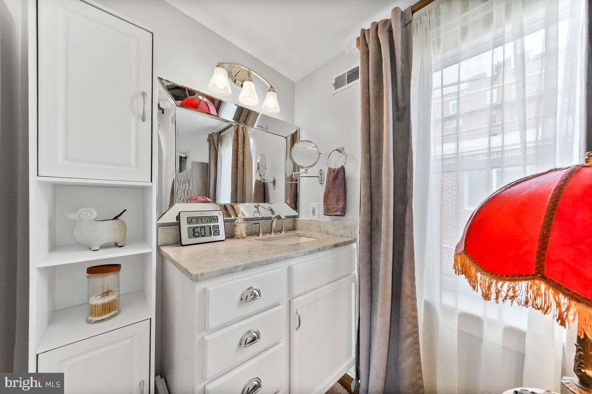 1718 Rodman Street photo 16