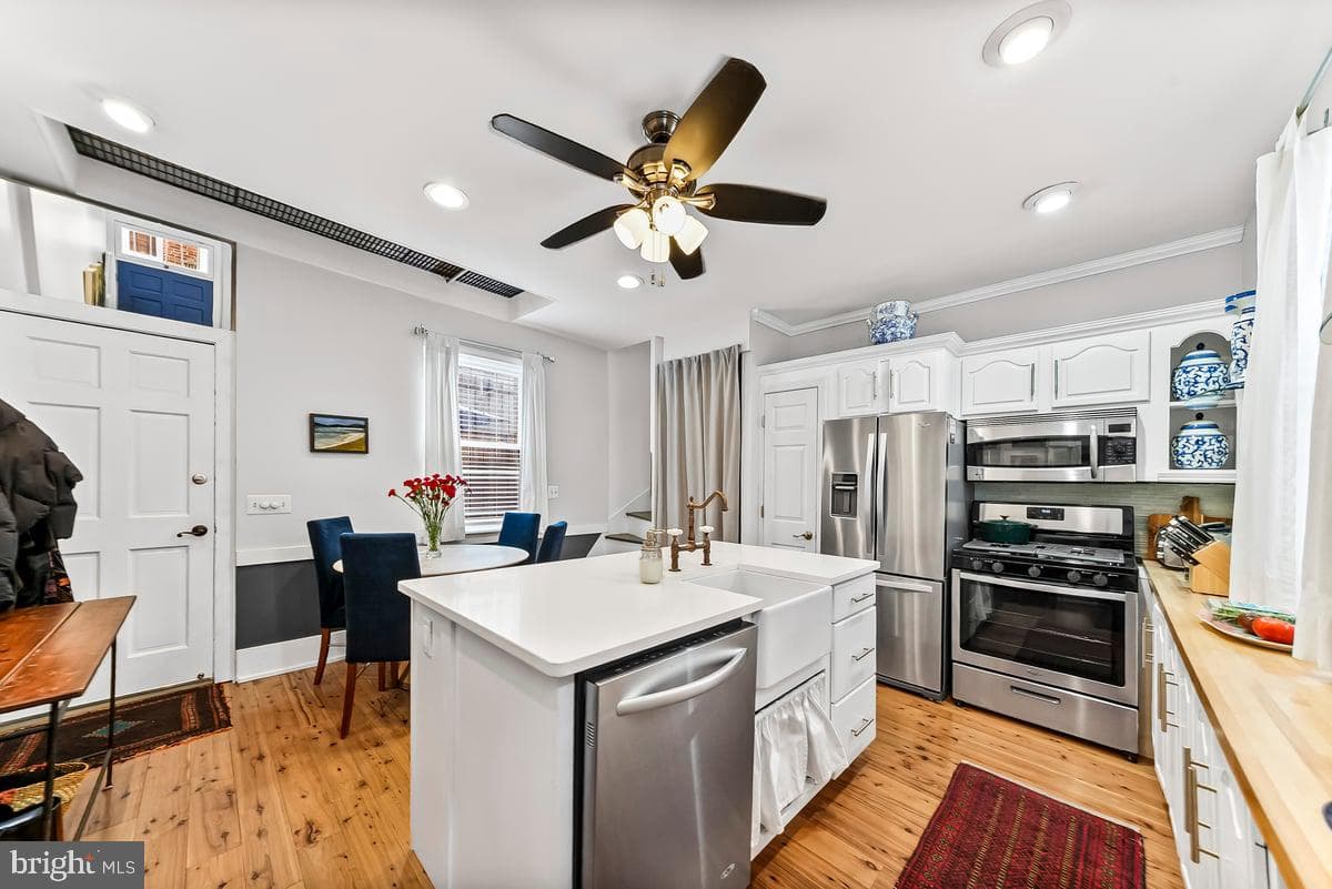 1718 Rodman Street photo 4