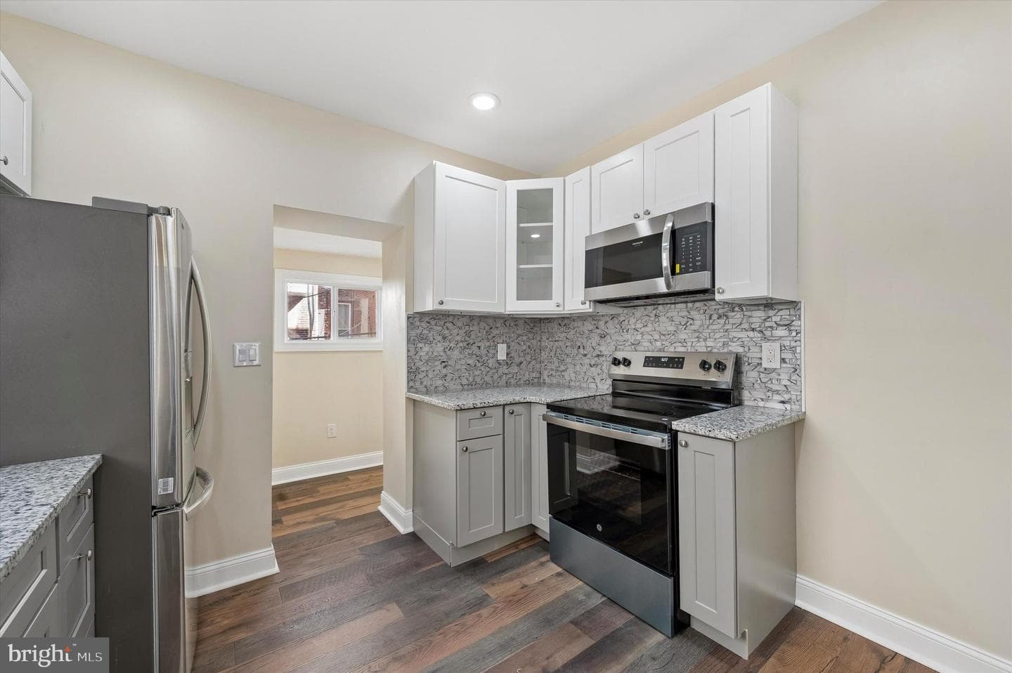 5537 Malcolm Street photo 7