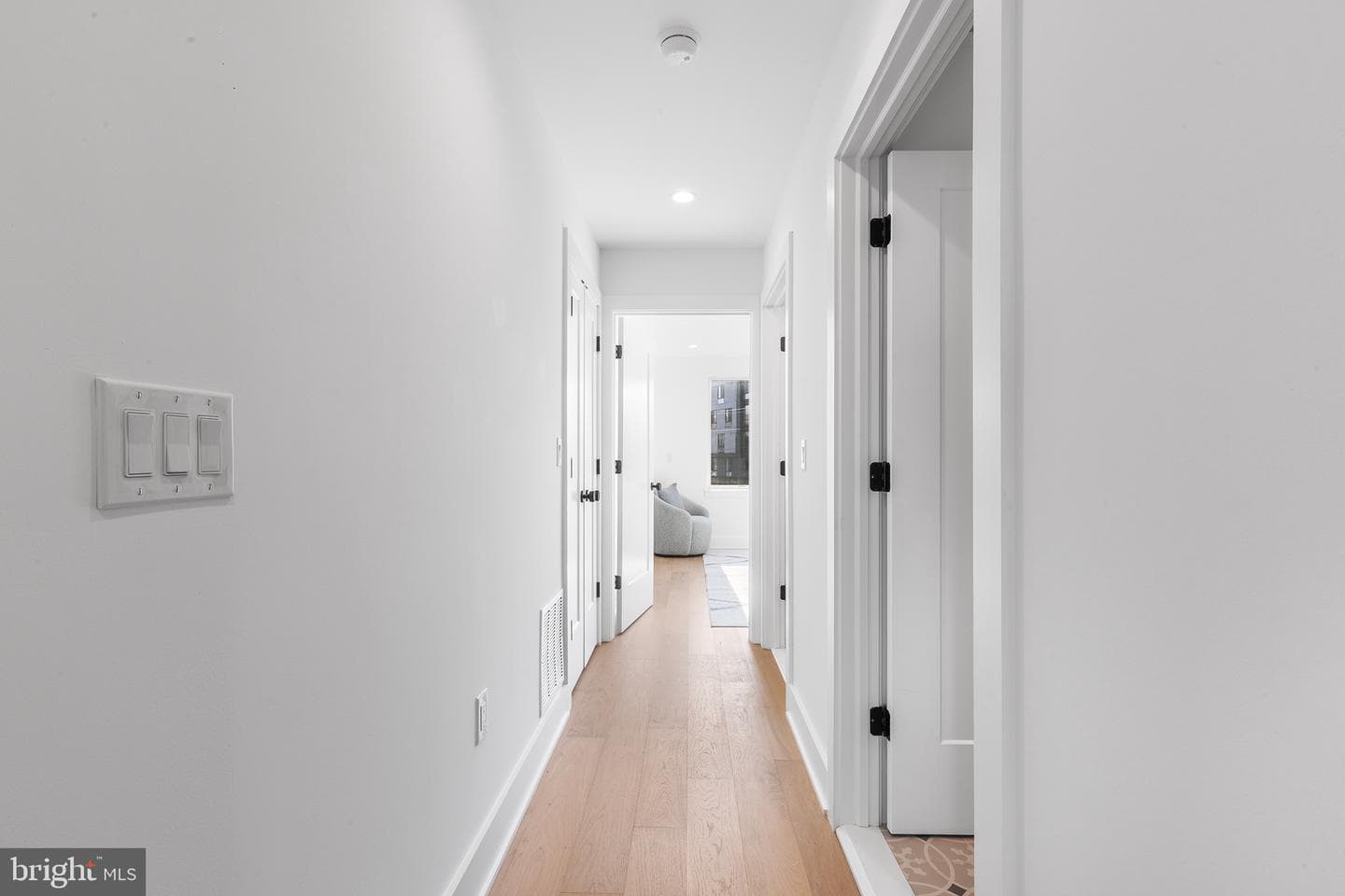128 W Allen Street photo 22
