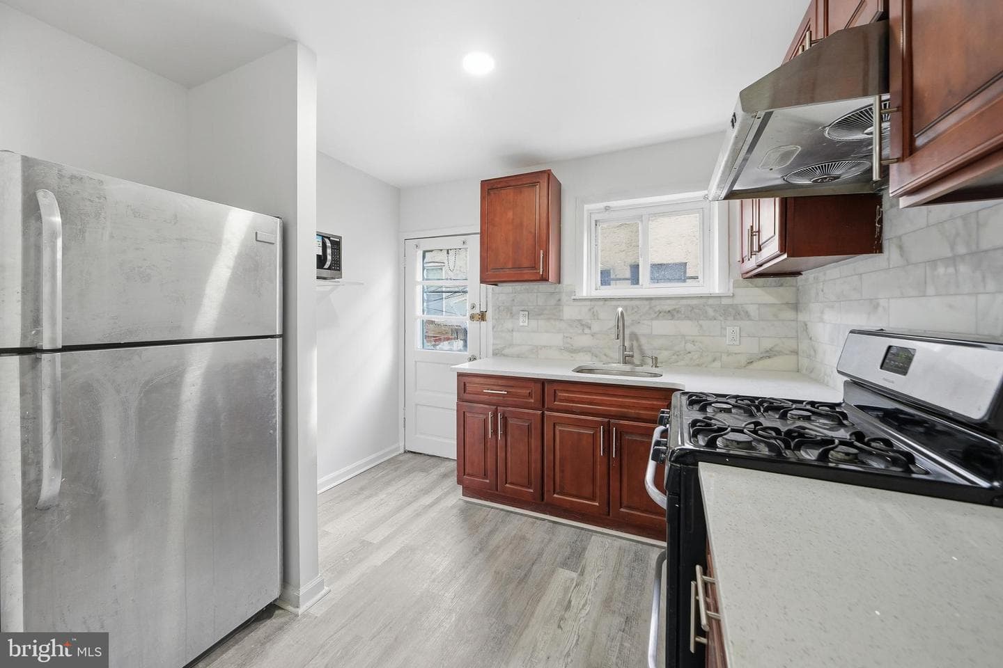 1625 S Marston Street photo 4