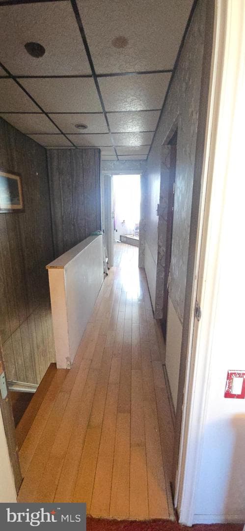 2619 E Hagert Street photo 8