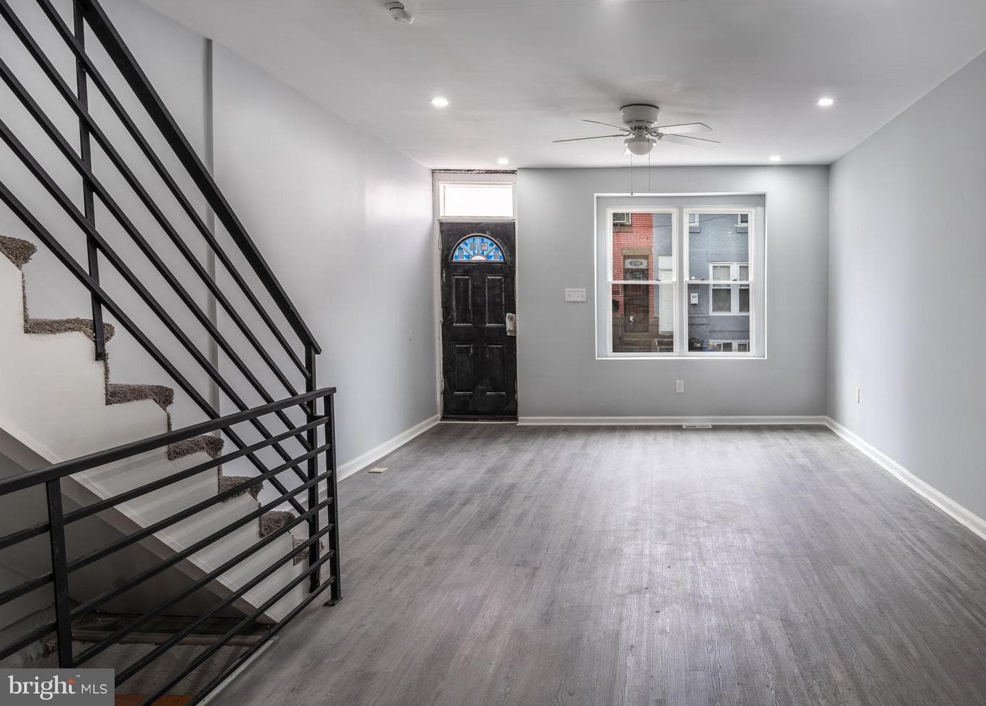 2323 Moore Street photo 4