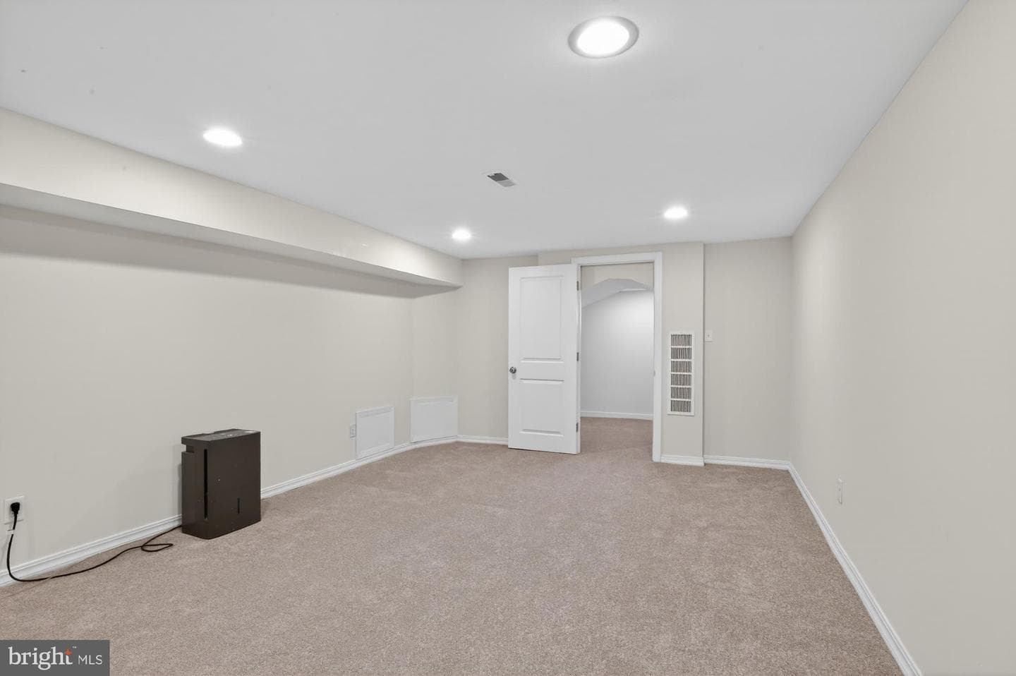 5224 Catharine Street photo 29