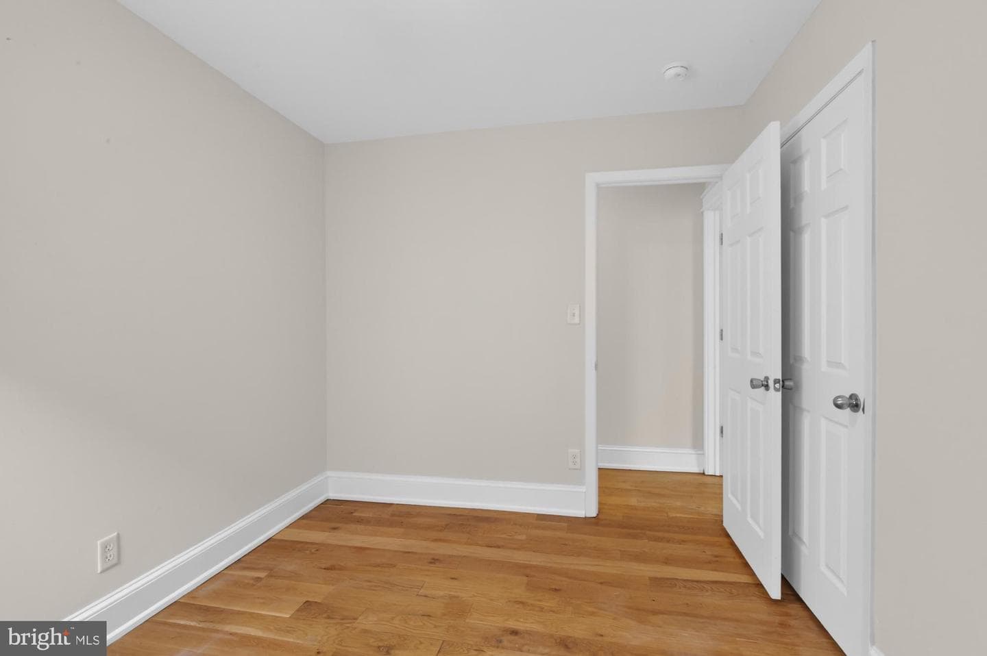 5224 Catharine Street photo 37