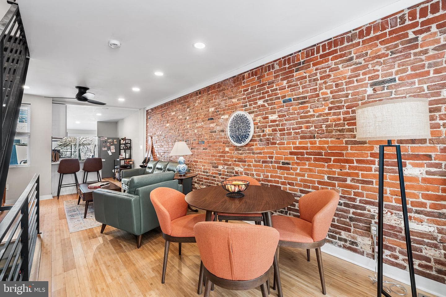 2037 E Fletcher Street photo 6
