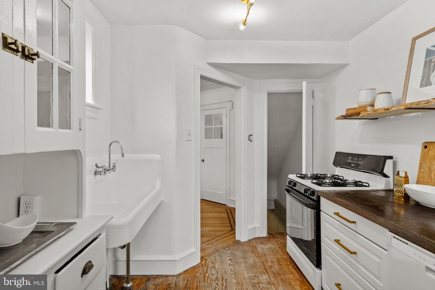 413 W Durham Street photo 34