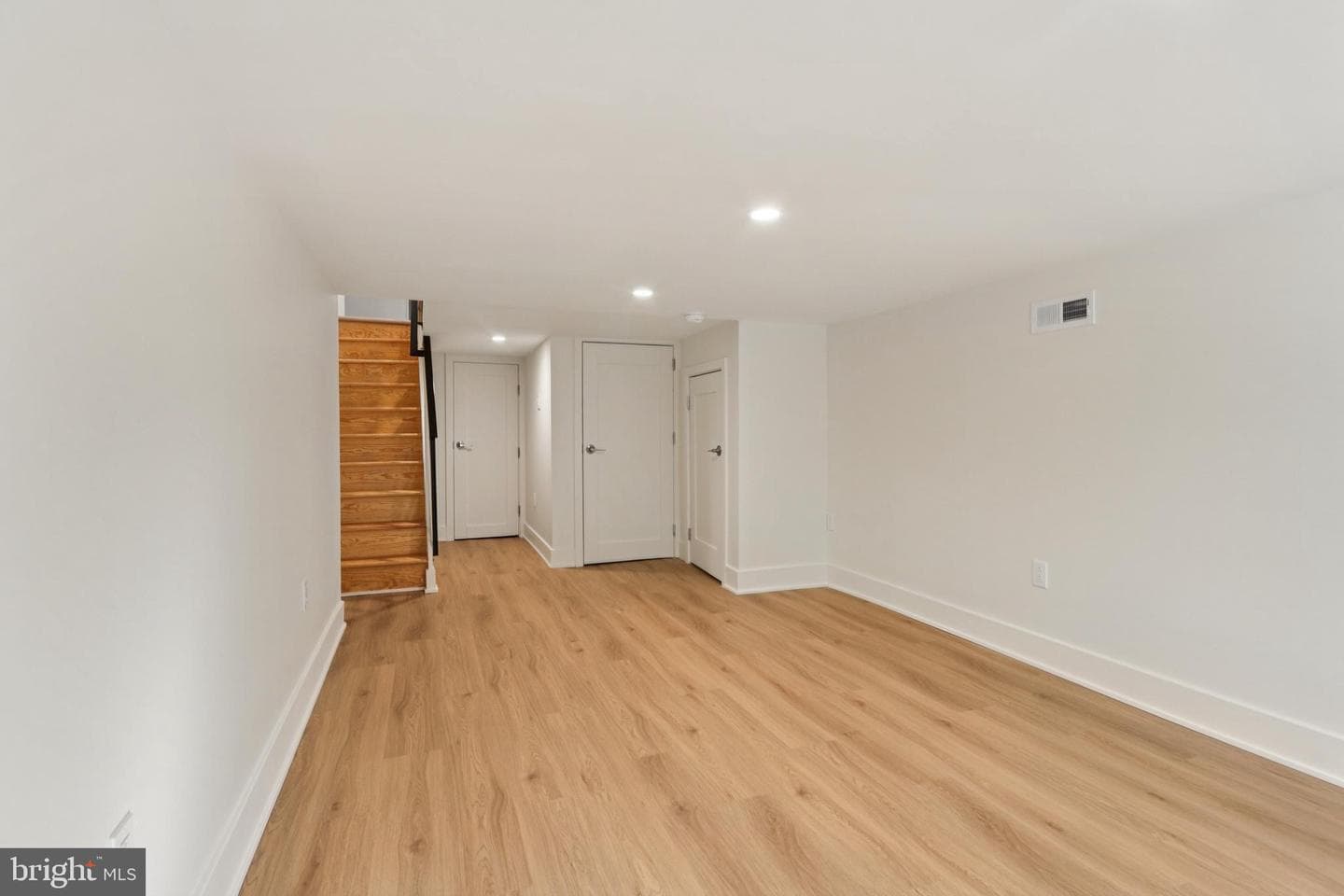 2441 S Clarion Street photo 31