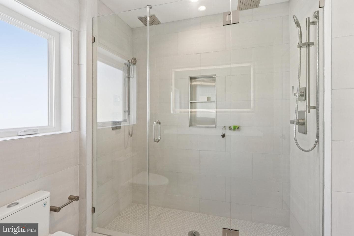 2441 S Clarion Street photo 36