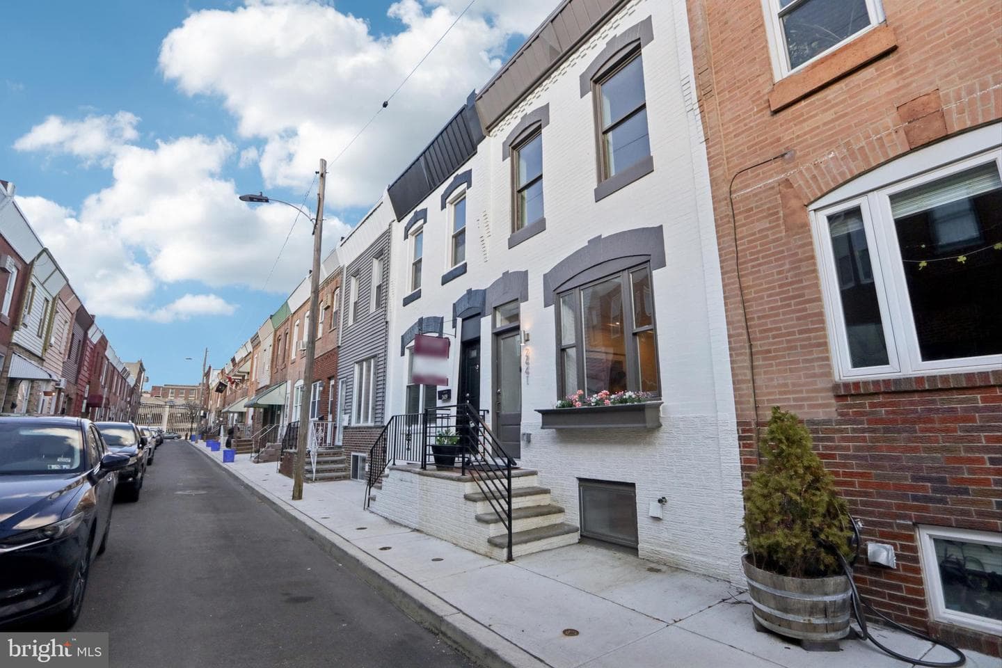 2441 S Clarion Street photo 5