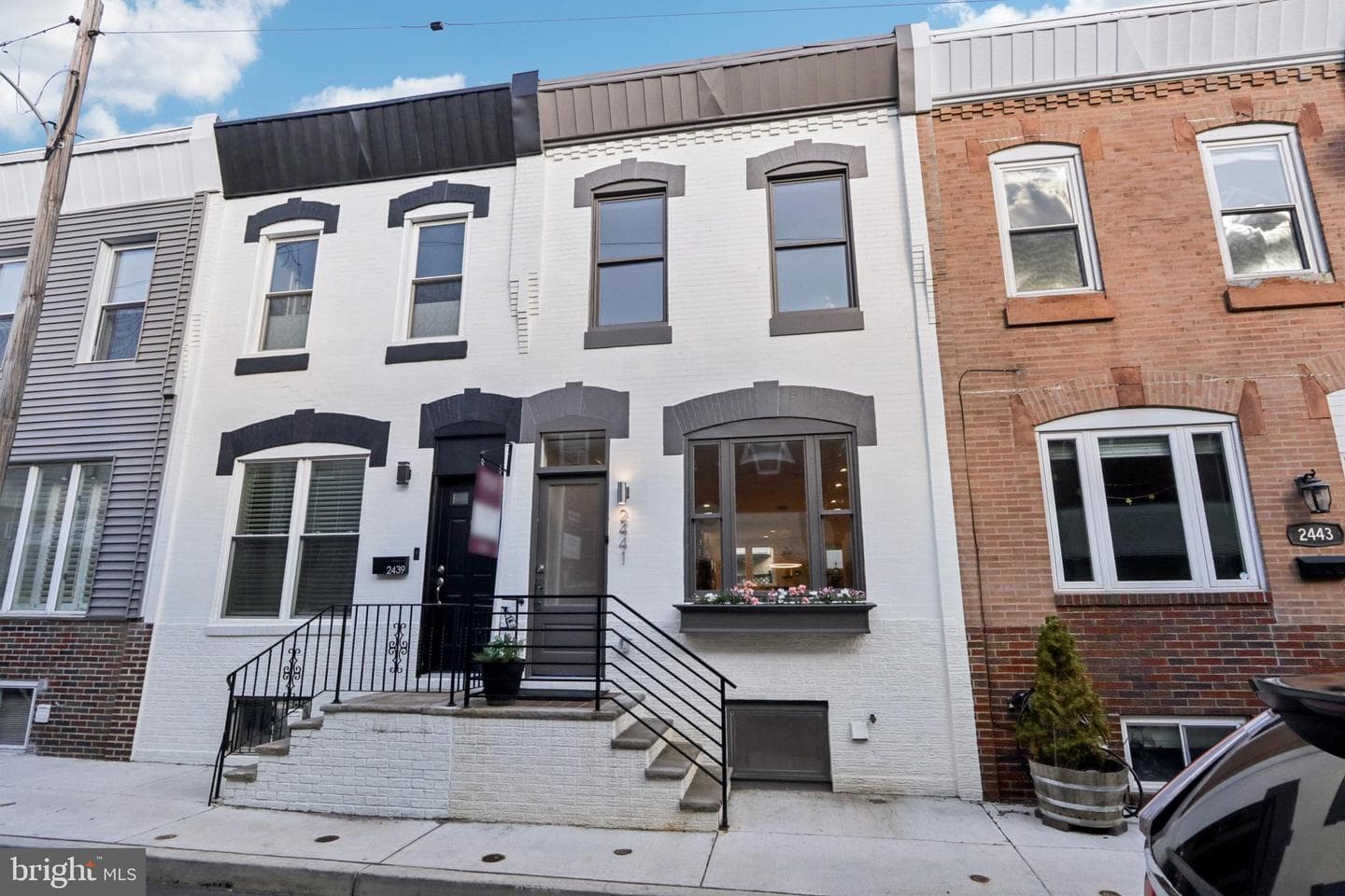 2441 S Clarion Street photo 6