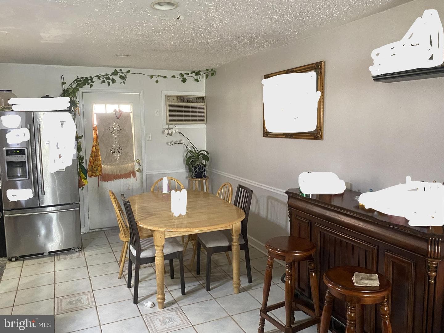 2155 Fanshawe Street photo 3