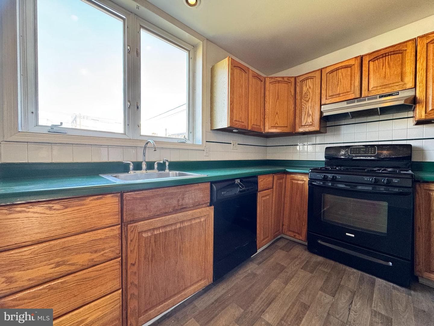 1309 Friendship Street photo 6