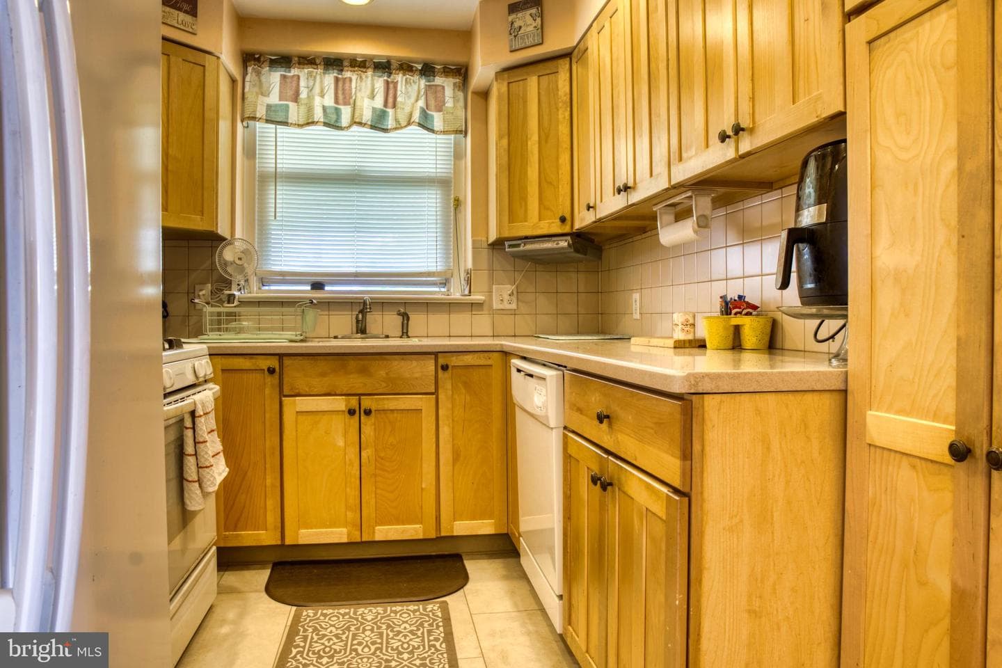 8171 Lister Street photo 14
