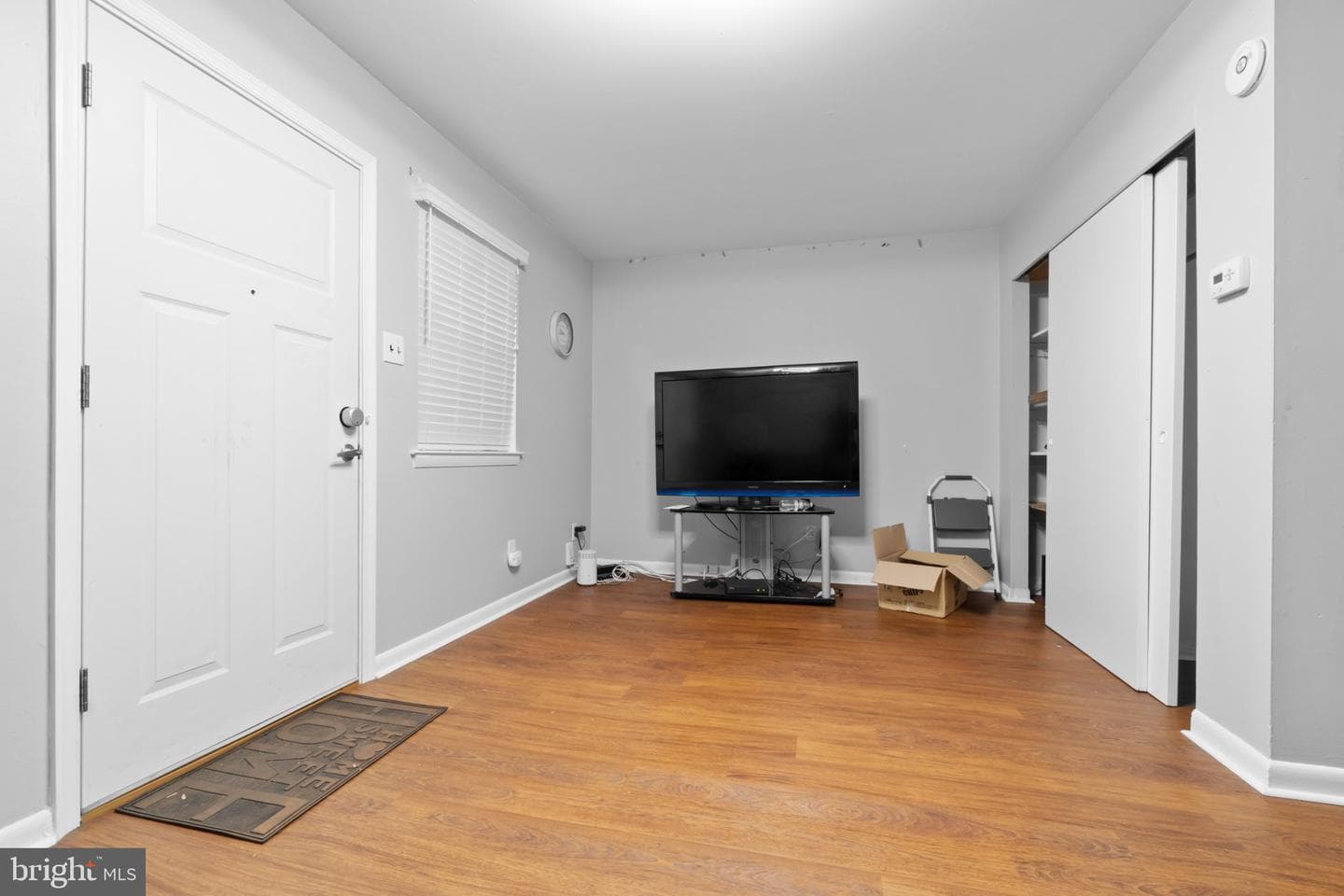 1225 Diamond St photo 3
