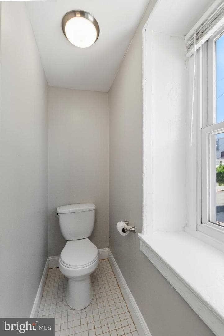 147 Green Lane photo 4
