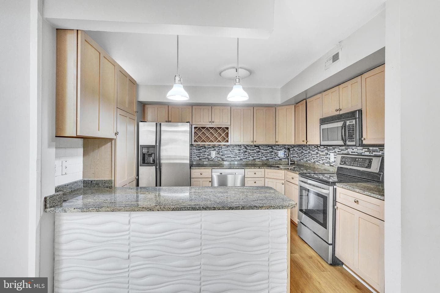 2108 Appletree Street photo 17