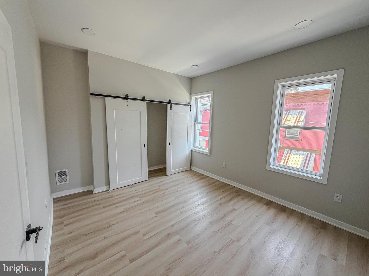 1630 N Newkirk Street photo 31