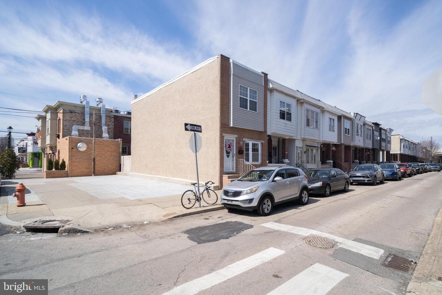 2352 S Lee Street photo 2