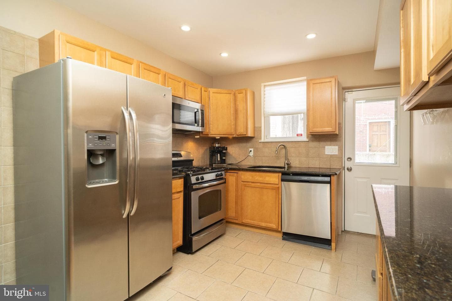 2352 S Lee Street photo 5