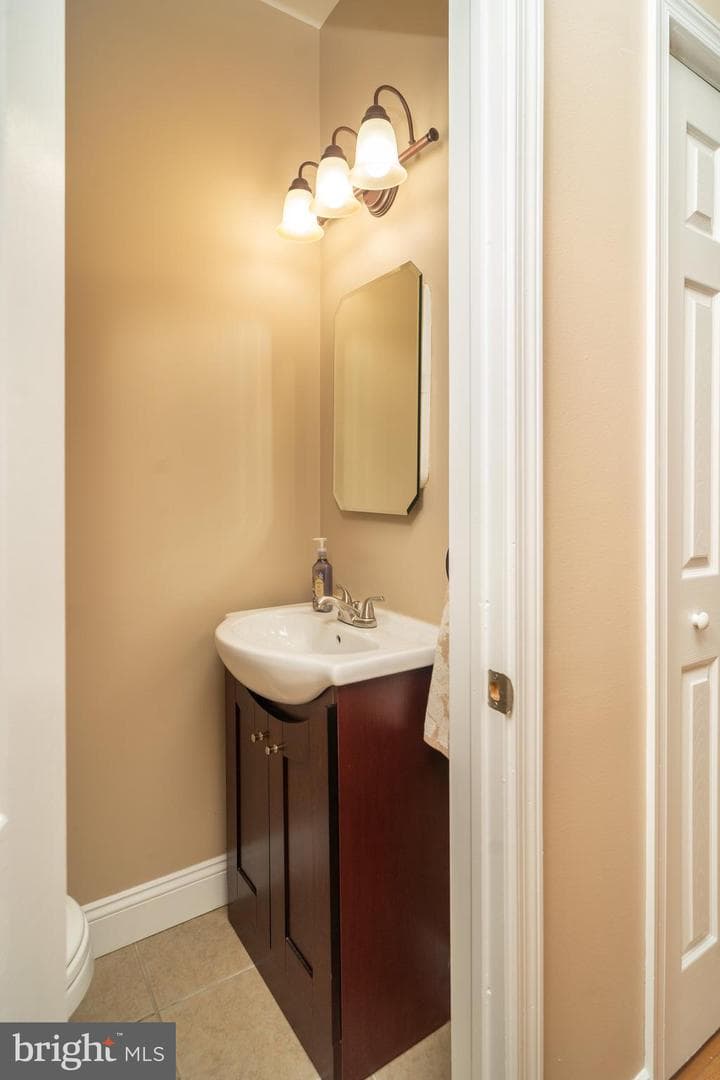 2352 S Lee Street photo 8