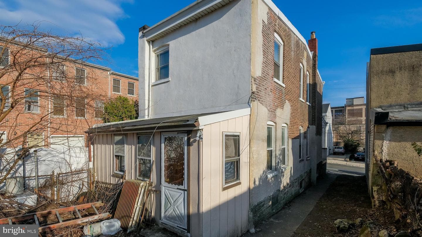 404 Leverington Avenue photo 25