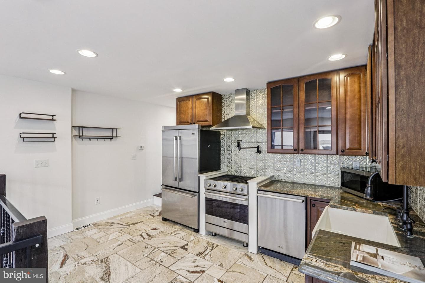 233 Brown Street #3 photo 6