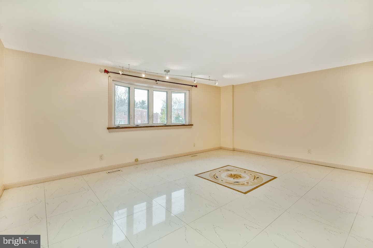 11247 Jeanes Place photo 5