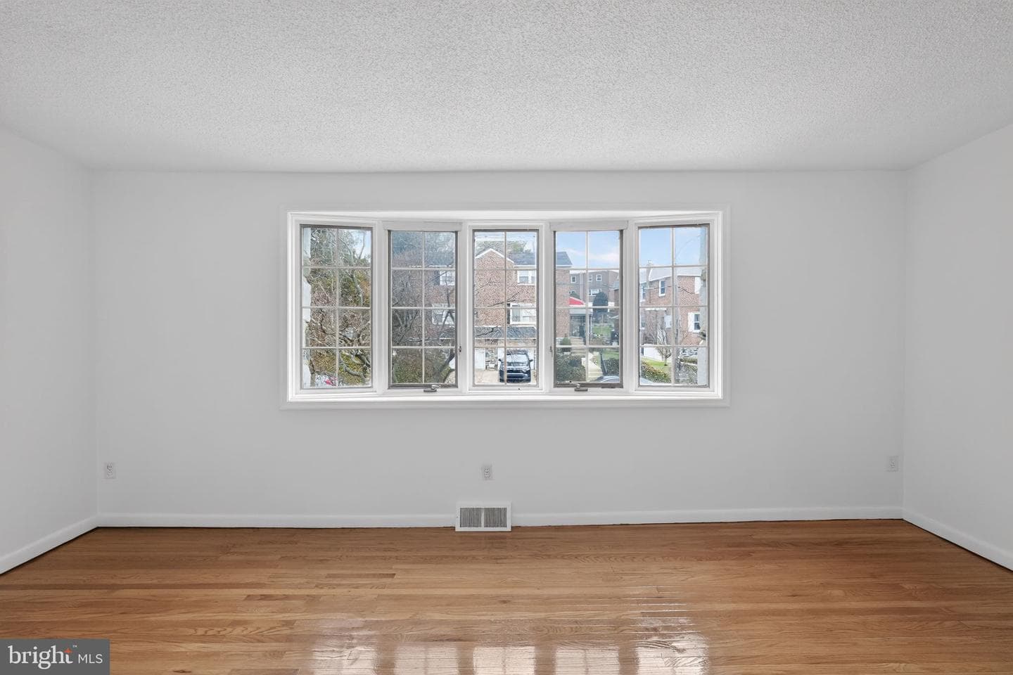 720 Hill Road photo 4