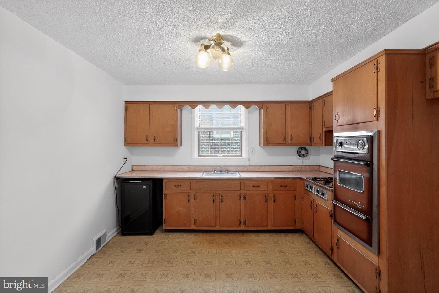 720 Hill Road photo 9