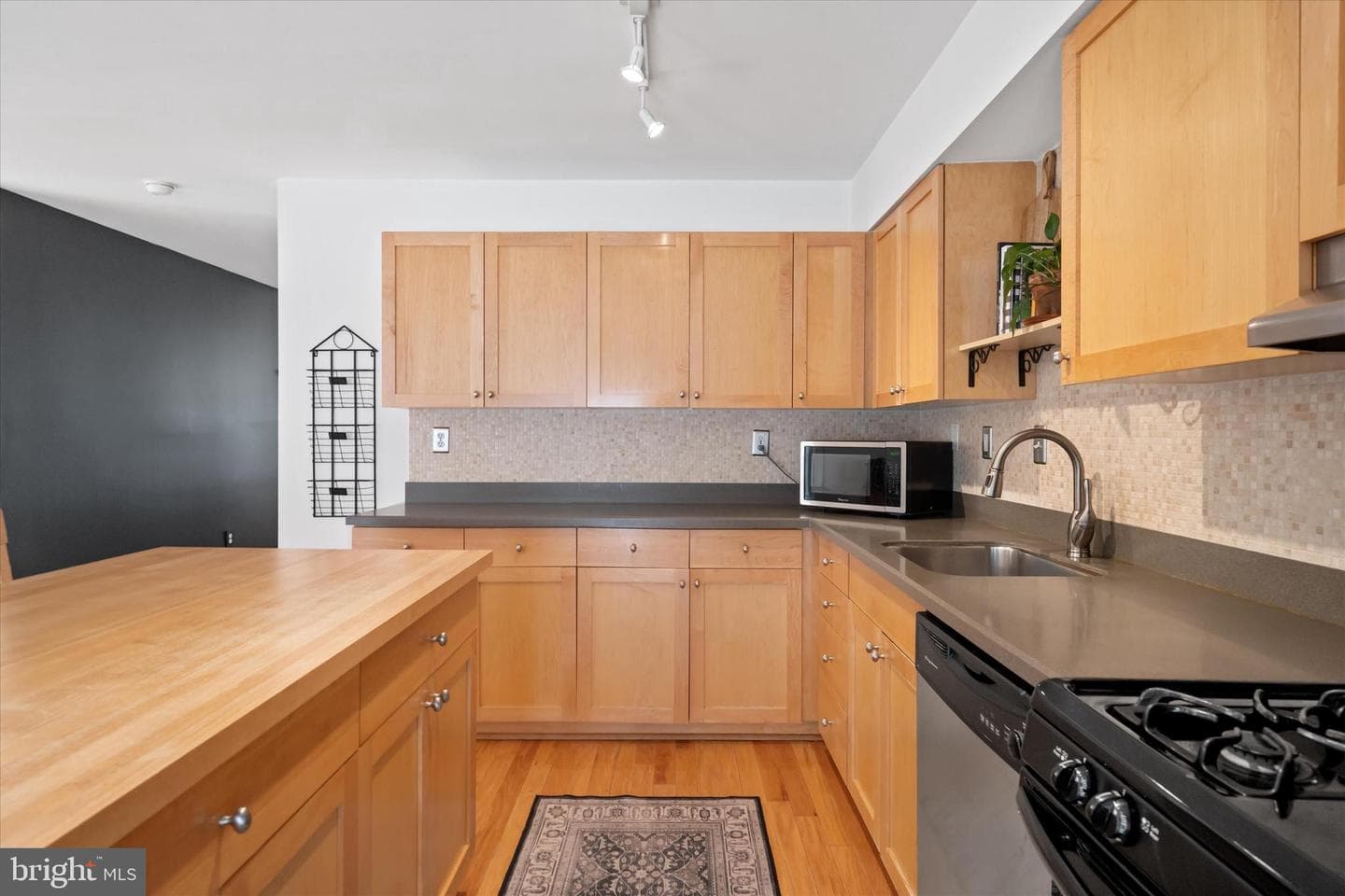 4611 Pechin Street photo 7